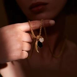 Pendentif PIMENT 11 Pendentif PIMENT -Agatha Soldes Boutique 02880064 157 TU M3