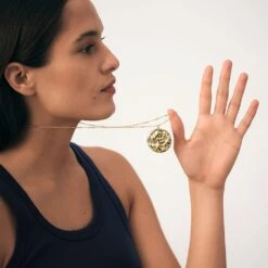 Pendentif MÉDAILLE MARTELÉE 8 Pendentif MÉDAILLE MARTELÉE -Agatha Soldes Boutique 02880135 157 TU M1